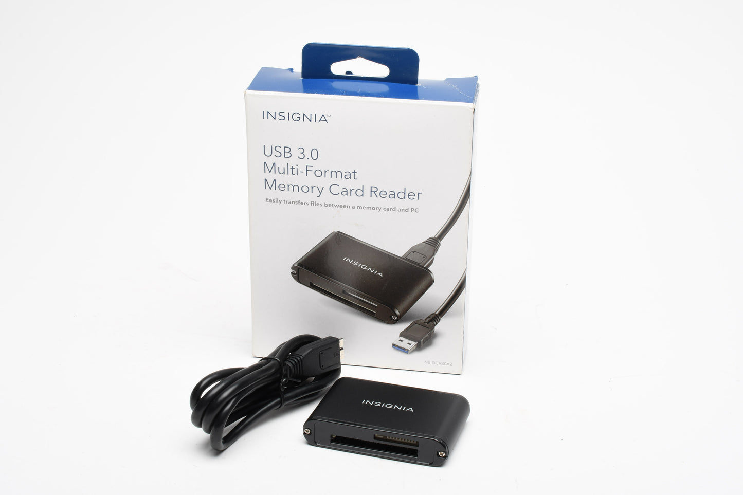 Insignia NS-DCR30A2 USB 3.0 Multi-Format Card Reader CF SD microSD