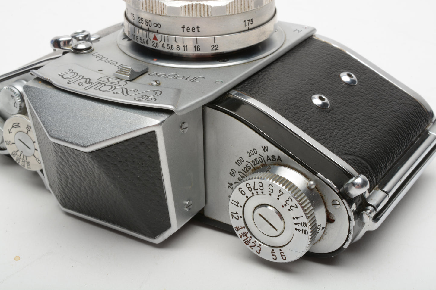 Jhagee Exakta VX w/Zeiss Tessar 50mm f2.8, case, tested, very nice!