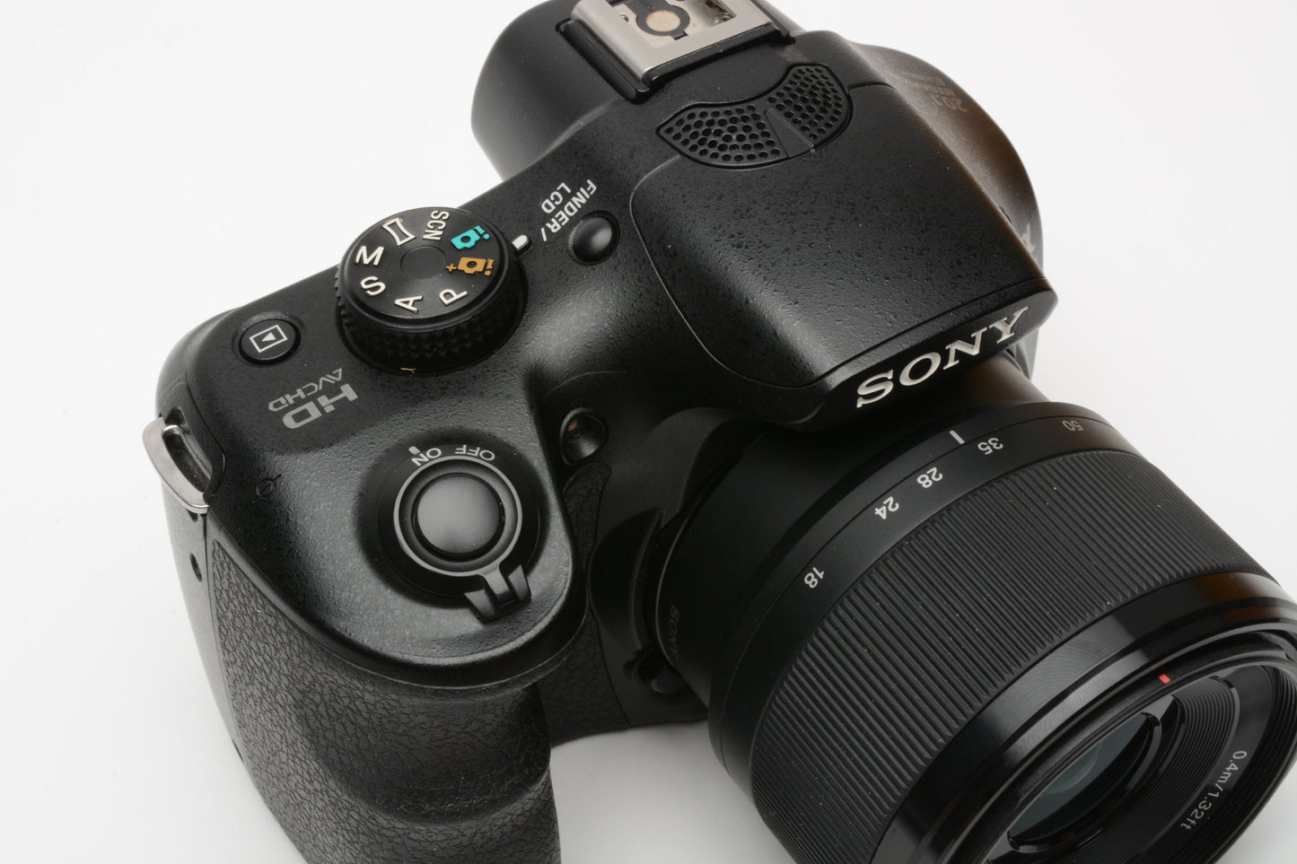 Sony A3500 20.1MP w/18-50mm f4-5.6 zoom, 2 batts, charger, Very clean, Tested