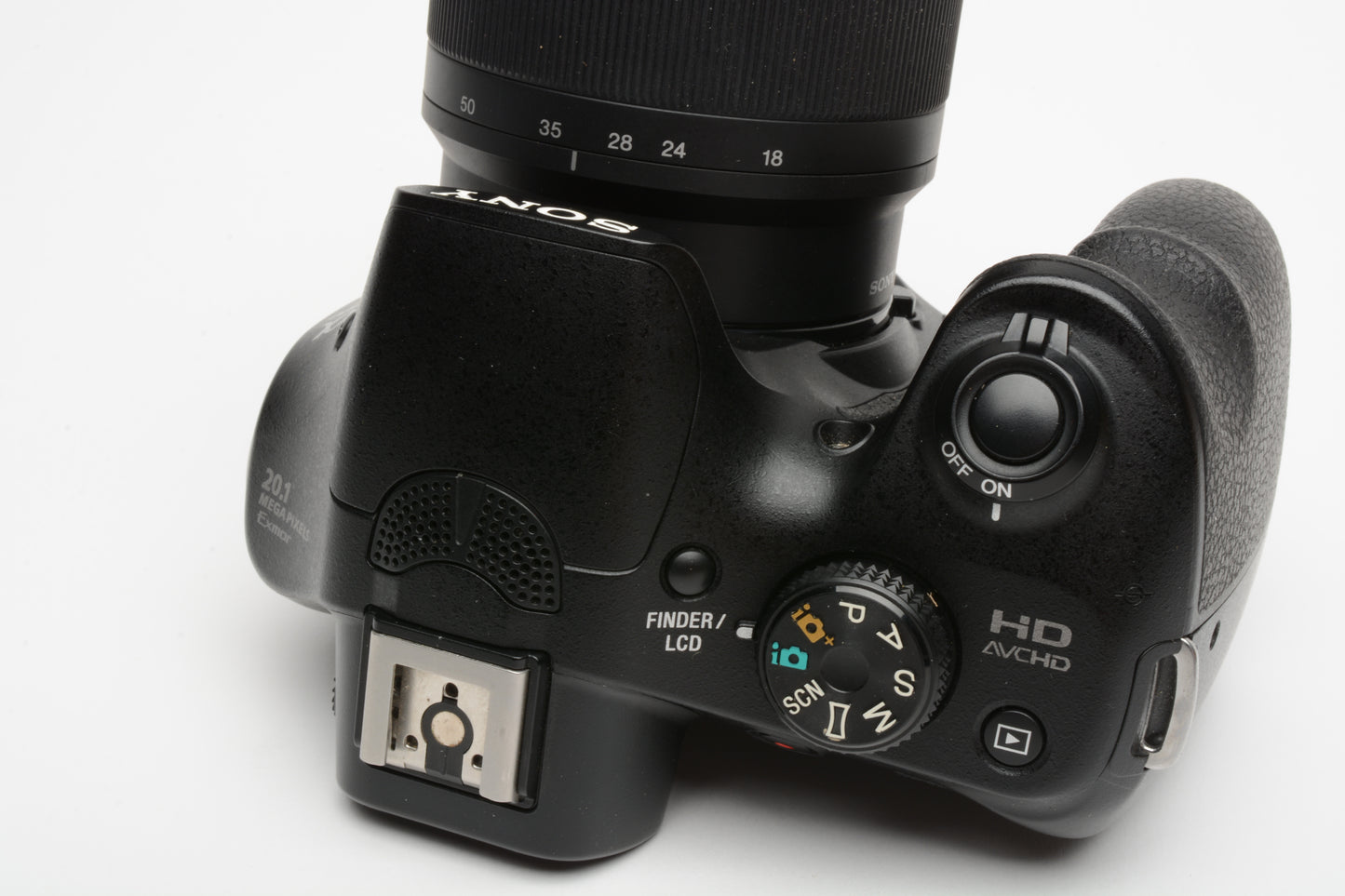 Sony A3500 20.1MP w/18-50mm f4-5.6 zoom, 2 batts, charger, Very clean, Tested