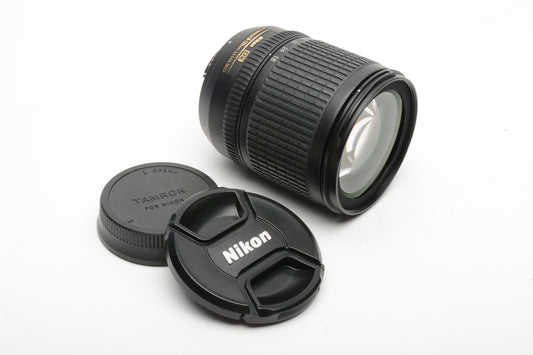 Nikon AF-S Nikkor 18-135mm f3.5-5.6G ED zoom lens, caps, Very clean