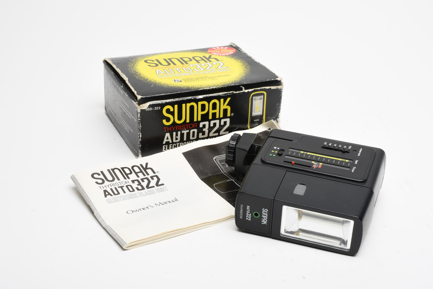 Sunpak Auto 322 Electronic flash, Tested, clean, nice vertical design (Boxed)