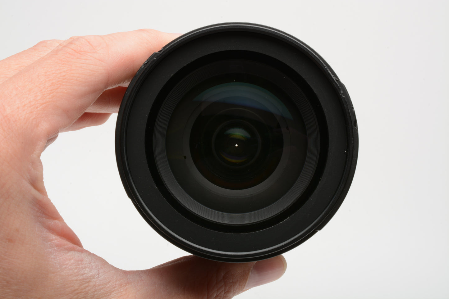 Nikon AF-S Nikkor 18-135mm f3.5-5.6G ED zoom lens, caps, Very clean