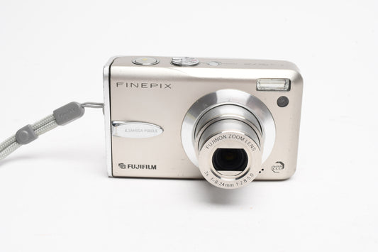 Fujifilm FinePix F30 6.3MP Digital Point&Shoot camera, Tested, Good!