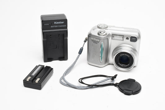 Nikon Coolpix 4300 4MP Digital Point&Shoot camera, Batt+charger, Tested
