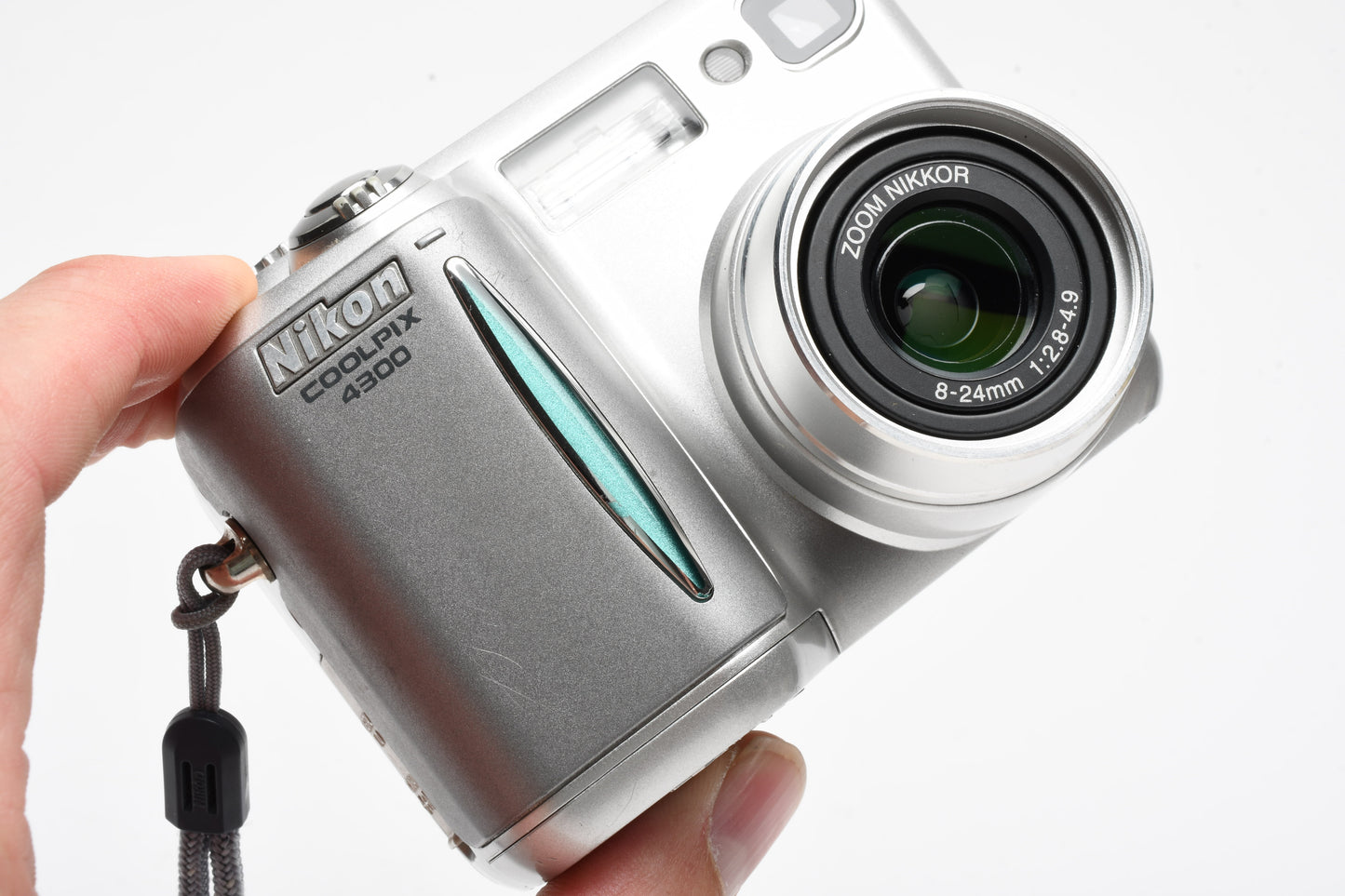 Nikon Coolpix 4300 4MP Digital Point&Shoot camera, Batt+charger, Tested