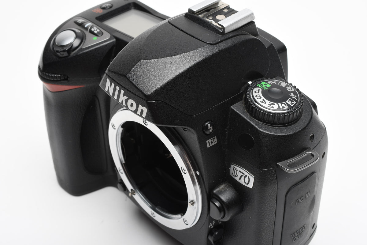 Nikon D70 DSLR body w/batt, charger, strap, Only 4308 Acts, Tested