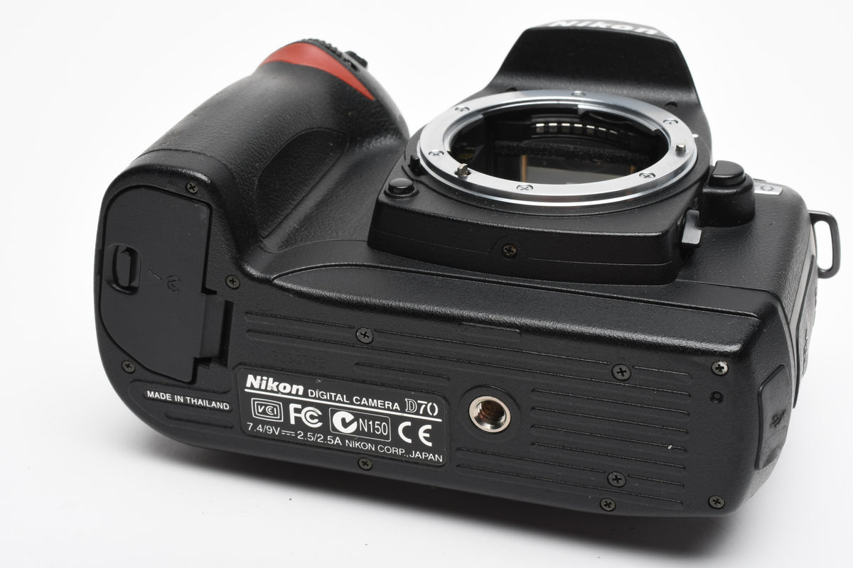 Nikon D70 DSLR body w/batt, charger, strap, Only 4308 Acts, Tested