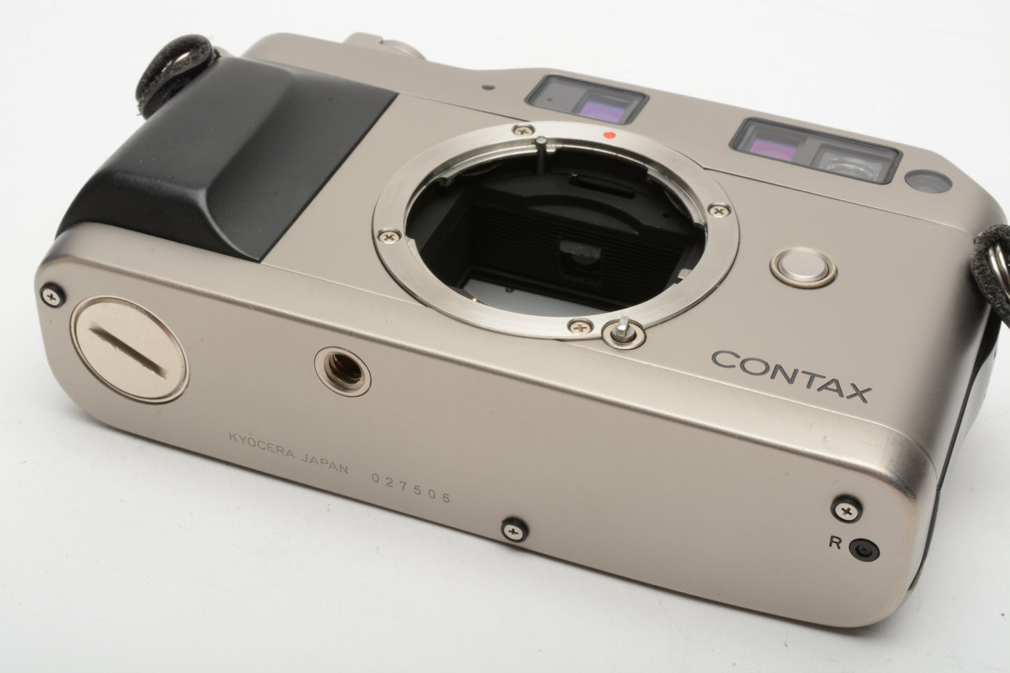 Contax G1 35mm Rangefinder camera, Clean, w/Strap and cap, tested, great!