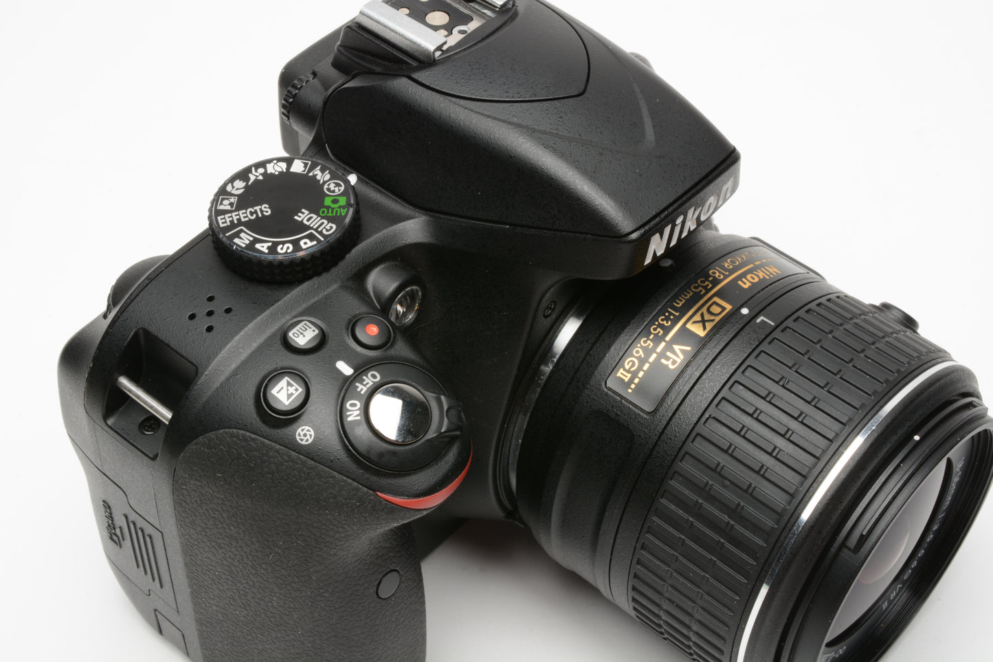 Nikon D3300 DSLR w/18-55mm zoom Batt, charger, strap, ONLY 350 Acts!!