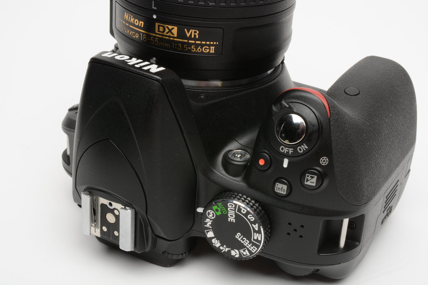 Nikon D3300 DSLR w/18-55mm zoom Batt, charger, strap, ONLY 350 Acts!!