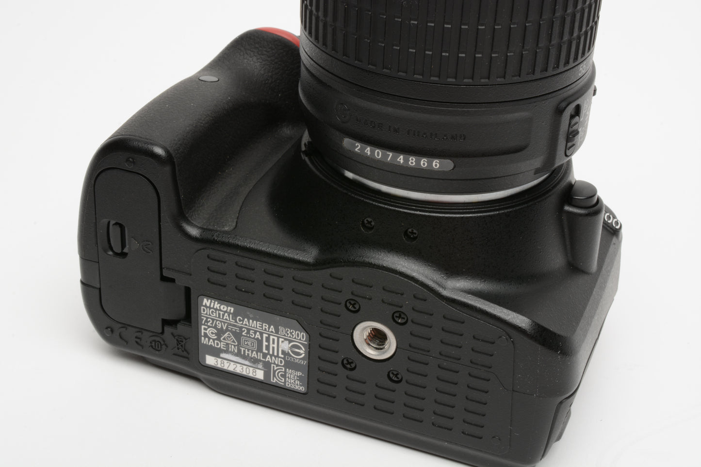 Nikon D3300 DSLR w/18-55mm zoom Batt, charger, strap, ONLY 350 Acts!!