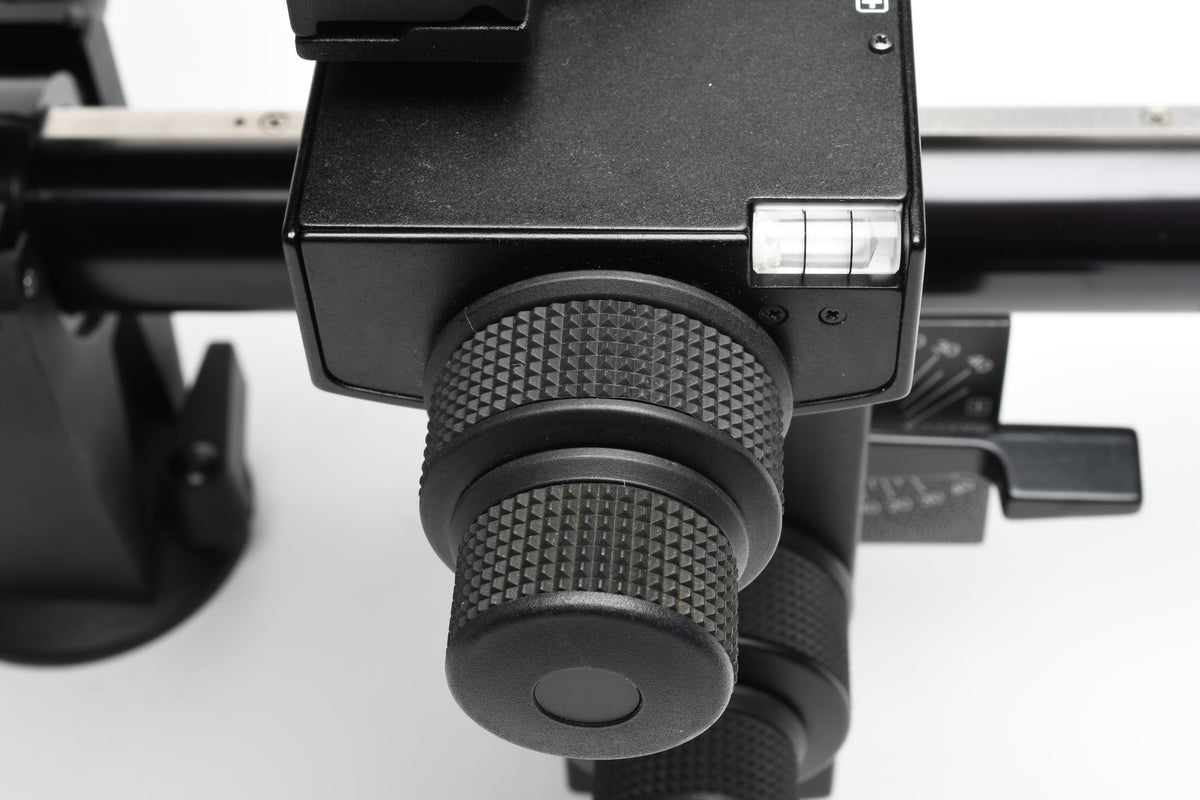 Sinar 4x5 X camera w/ Rodenstock 210mm f5.6,  Mint-, Boxed