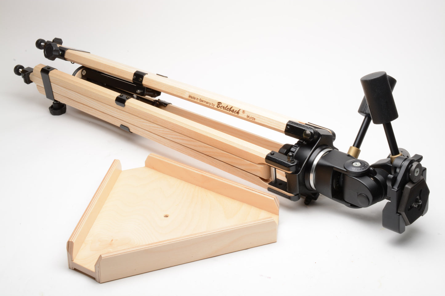 Berlebach Mulda Wooden Tripod w/Manfrotto 229 Pan head, plate, tray, Mint-