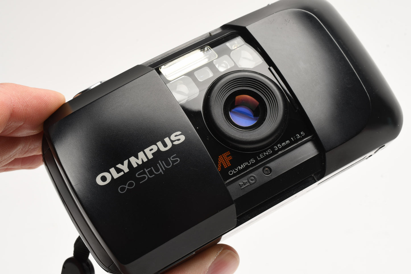 Olympus Stylus 35mm Point & Shoot camera w/35mm f3.5, Compact, Nice