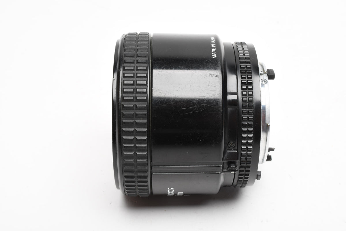 Nikon AF Nikkor 85mm F1.8 portrait lens, caps, UV, Sharp!