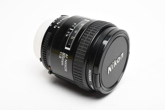 Nikon AF Nikkor 85mm F1.8 portrait lens, caps, UV, Sharp!