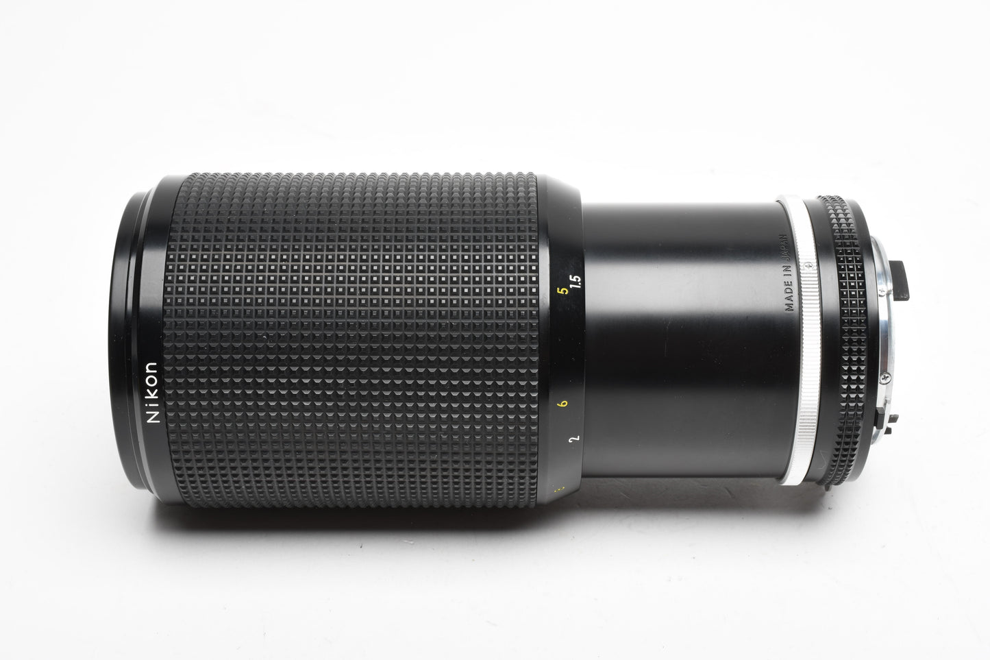 Nikon Nikkor 80-200mm f4 AIS telephoto zoom lens, clean, sharp