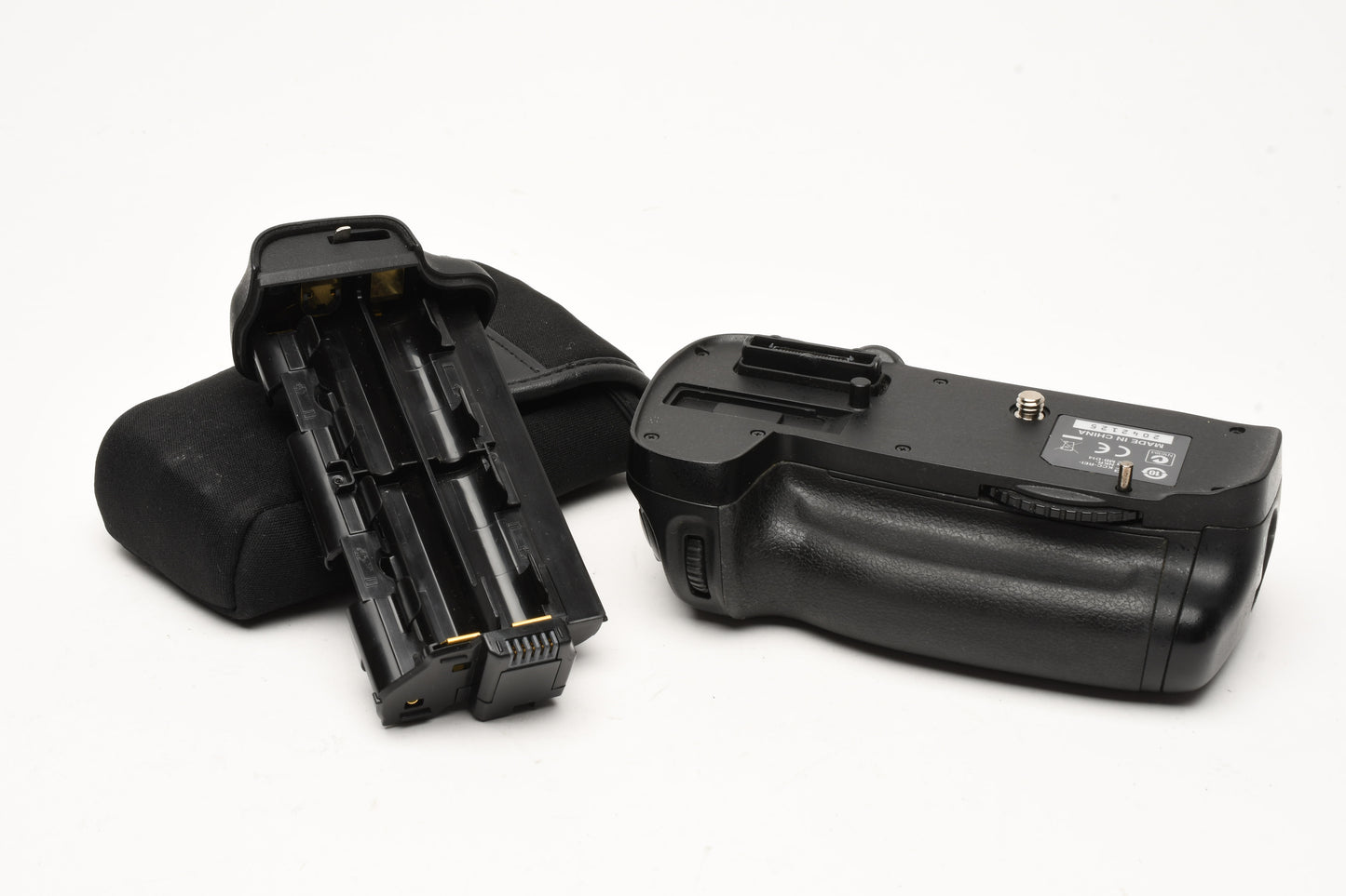 Nikon MB-D14 Battery Grip, Lithium and AA trays, Very clean, Tested