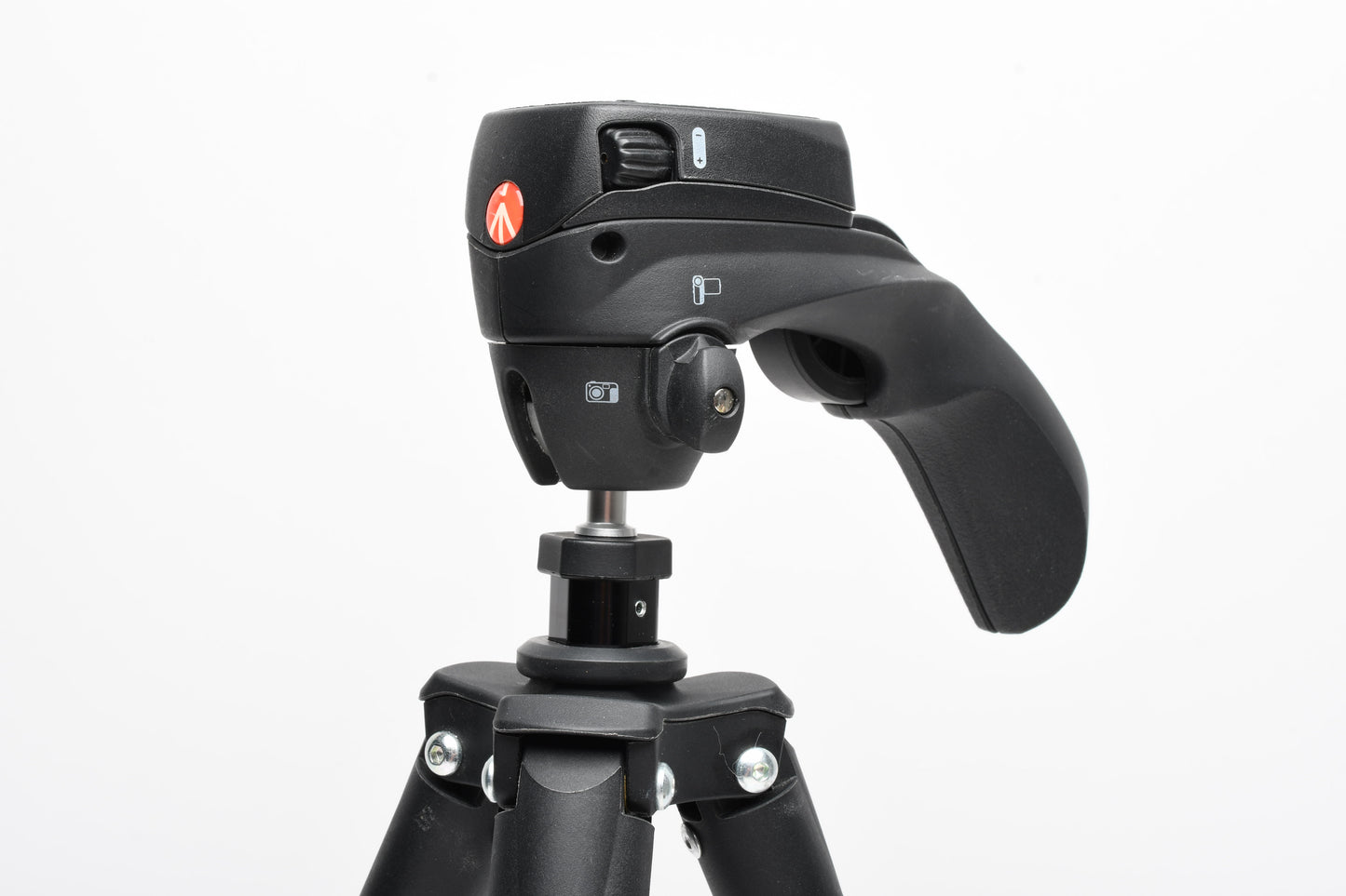 Manfrotto MKCOMPACTACN-BK compact tripod w/Grip head and case, Nice