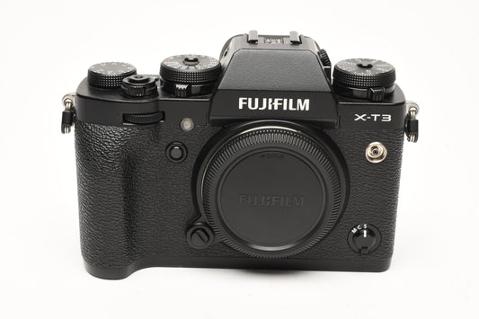 Fujifilm X-T3 Body (Black) w/2X Batteries, charger, 31K Acts, Great!