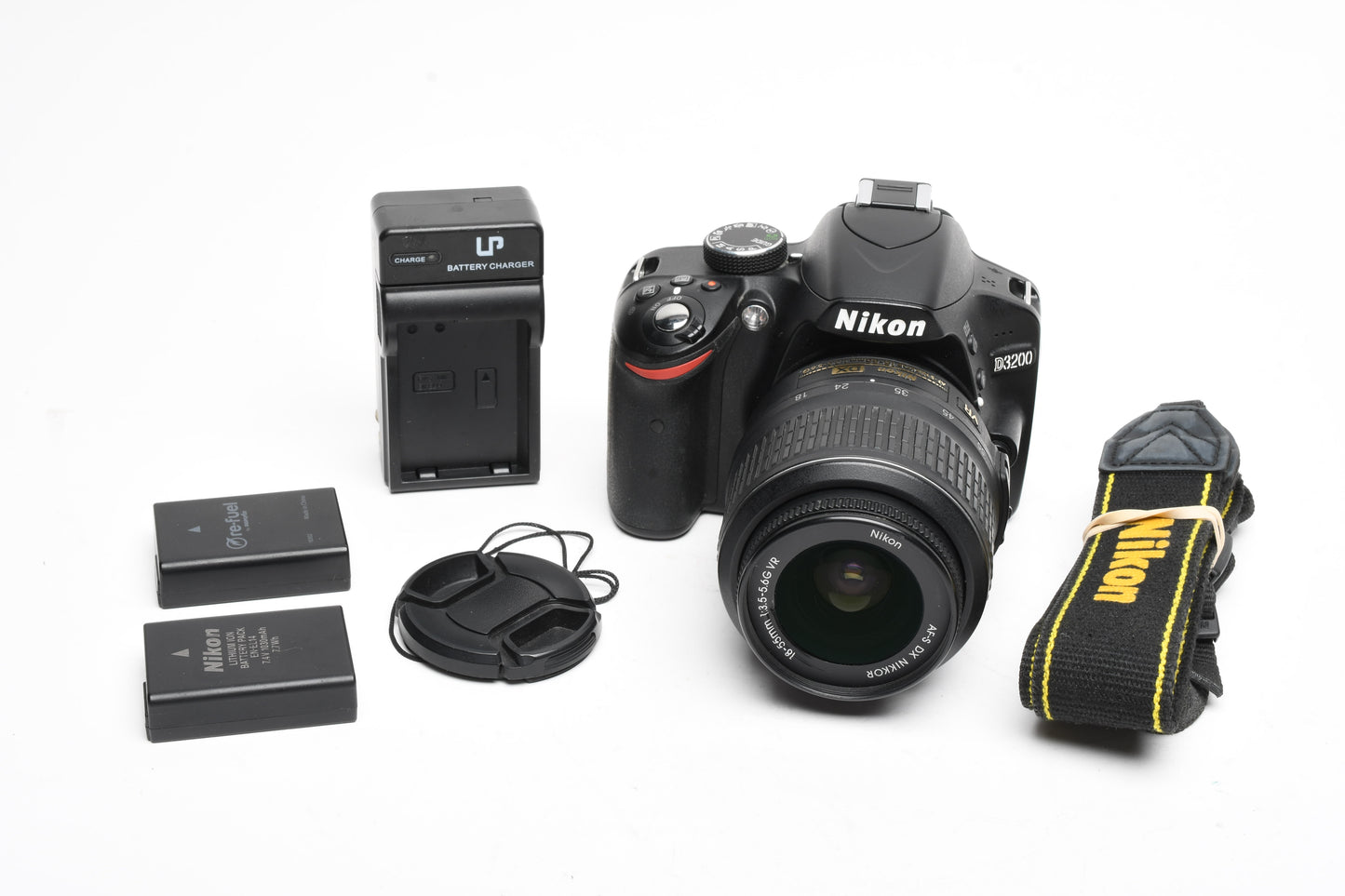 Nikon D3200 DSLR w/18-55mm f3.5-5.6 VR lens, 2X batts+charger+strap 7402 Acts