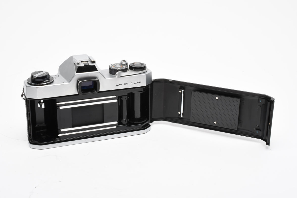 Pentax Spotmatic SP F 35mm SLR w/SMC Takumar 55mm f1.8 lens, Case, 1A, Tested, New seals