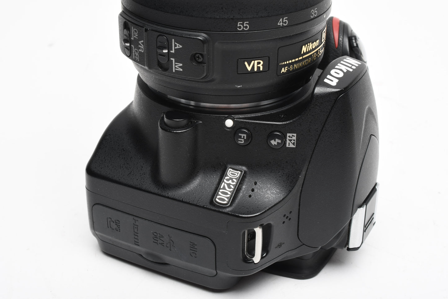Nikon D3200 DSLR w/18-55mm f3.5-5.6 VR lens, 2X batts+charger+strap 7402 Acts