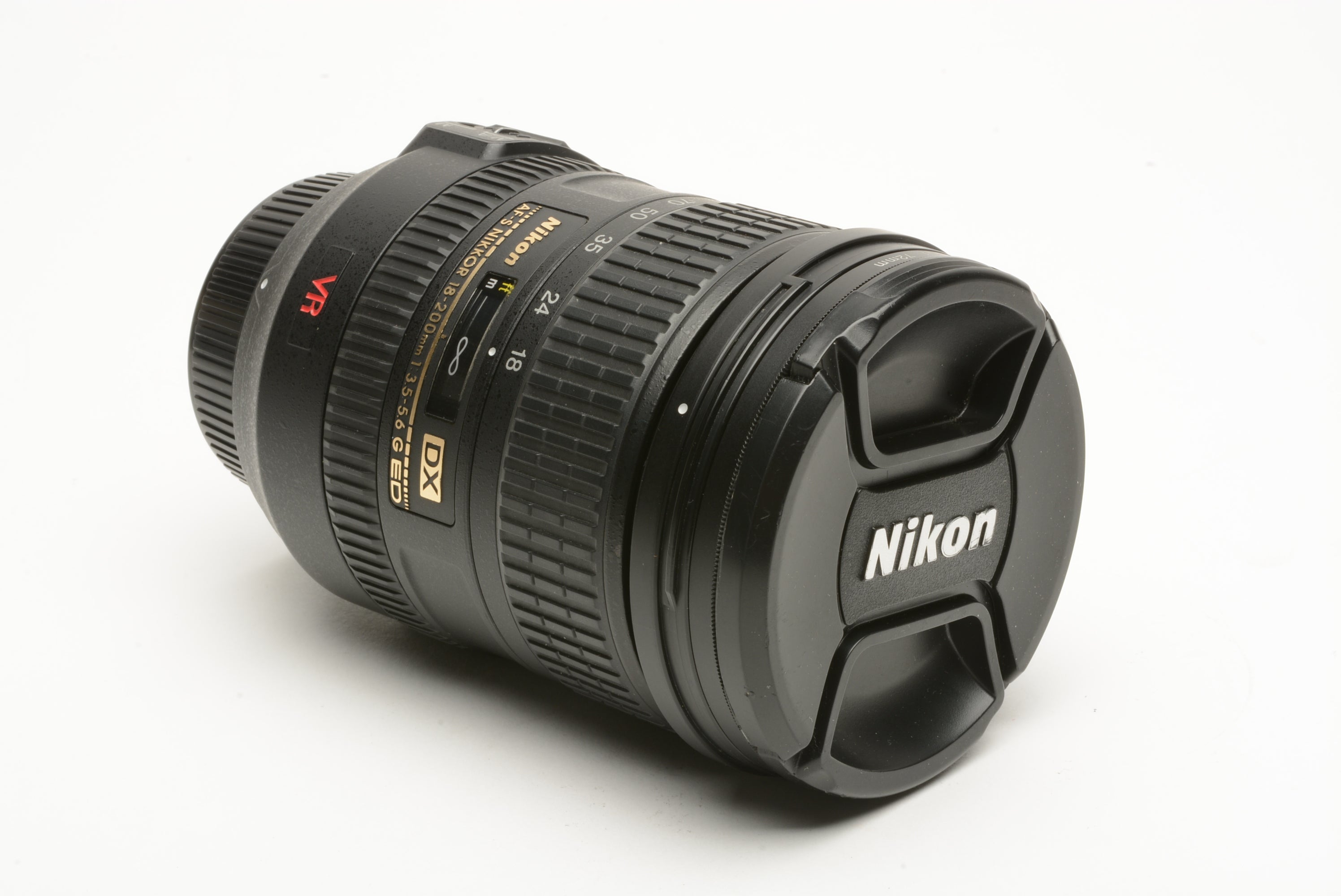 Nikon AF-S VR Nikkor 18-200mm f3.5-5.6 G ED DX w/UV, Caps, USA
