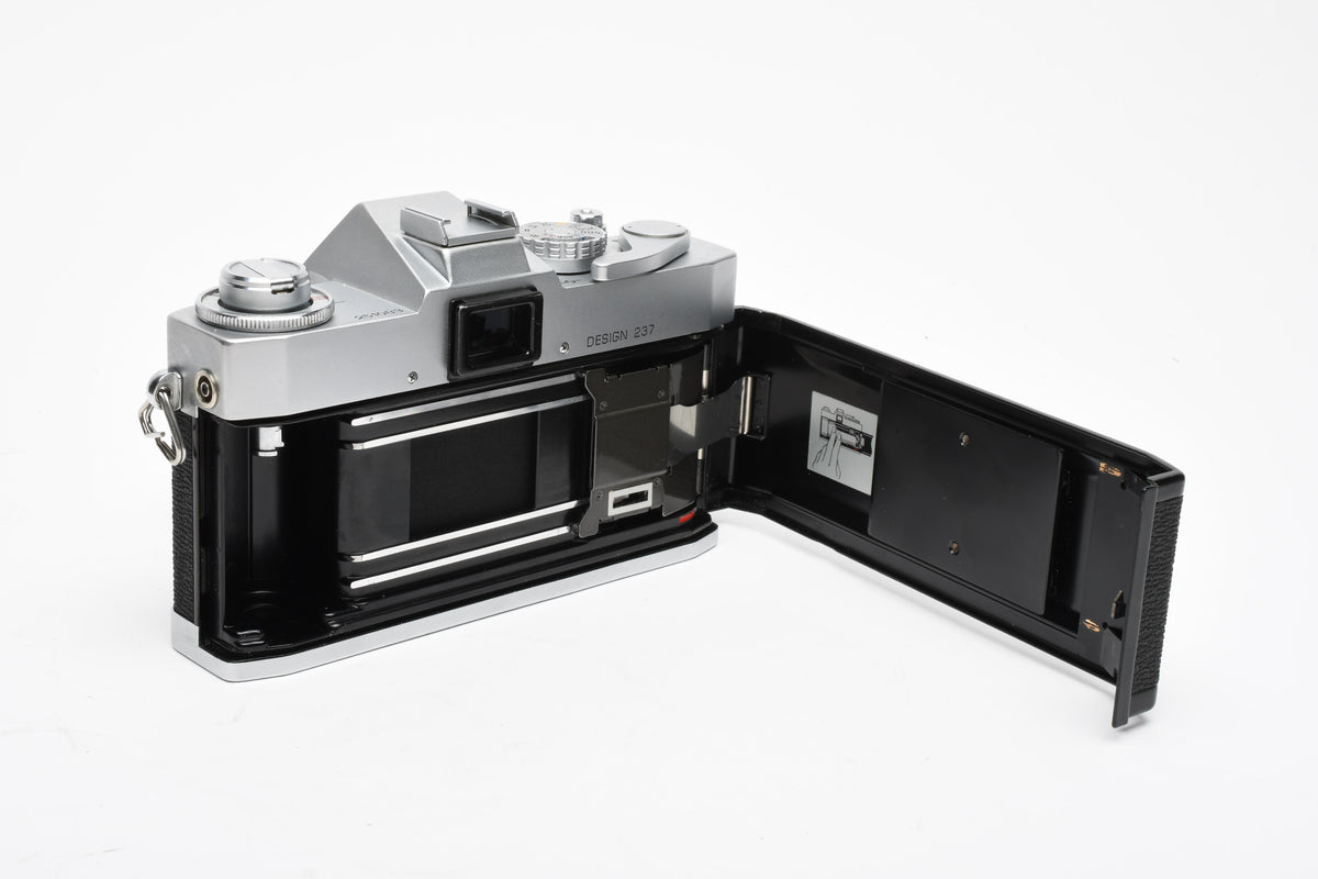 Bell&Howell Auto 35 Reflex 35mm SLR w/Canon EX 50mm f1.8 lens, New Seals