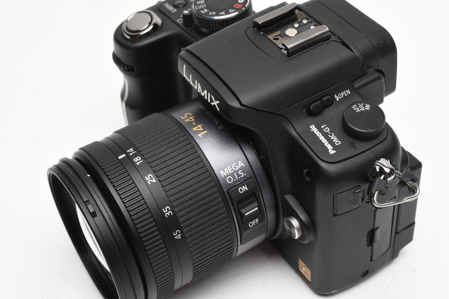 Panasonic Lumix G1 w/14-45mm f3.5-5.6 Aspherical zoom, 2Batts, Charger, Boxed