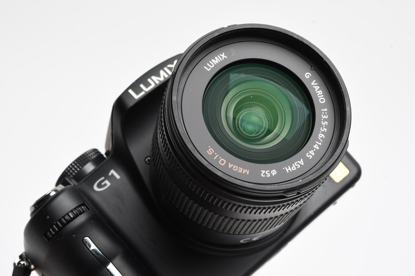 Panasonic Lumix G1 w/14-45mm f3.5-5.6 Aspherical zoom, 2Batts, Charger, Boxed