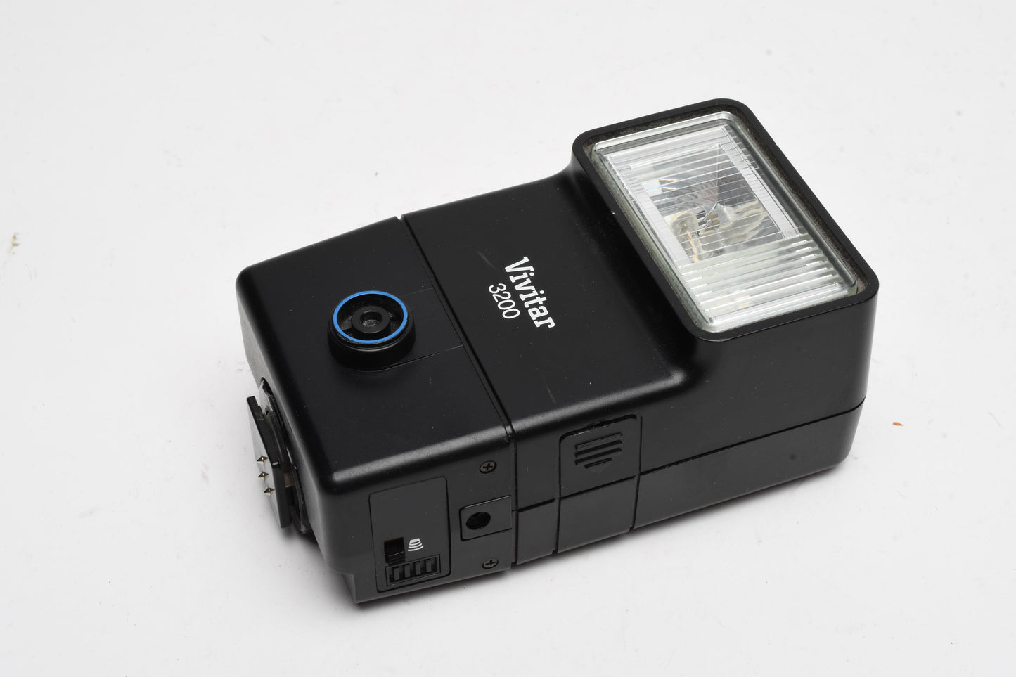 Vivitar 3200 Dedicated flash for Minolta or Canon 35mm cameras, Tested