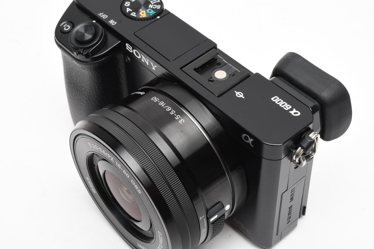 Sony A6000 Mirrorless w/16-50mm zoom, 2X batts, charger, Only 2718 Acts, Boxed