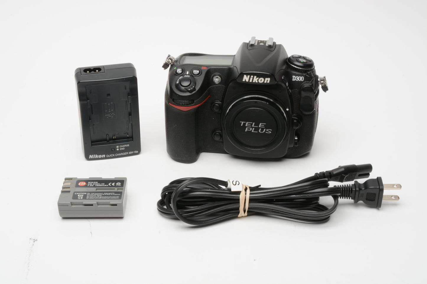 Nikon D300 DSLR body w/battery, charger, Tested, works great