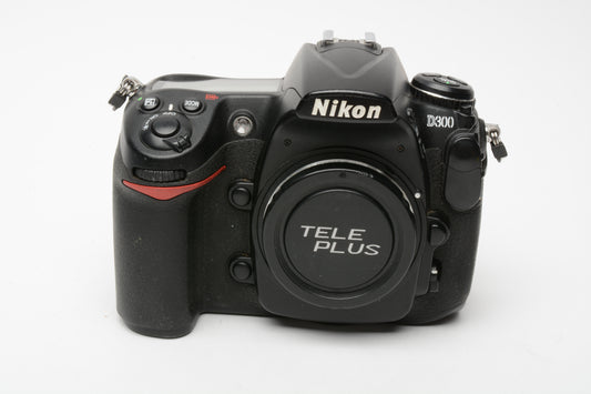 Nikon D300 DSLR body w/battery, charger, Tested, works great