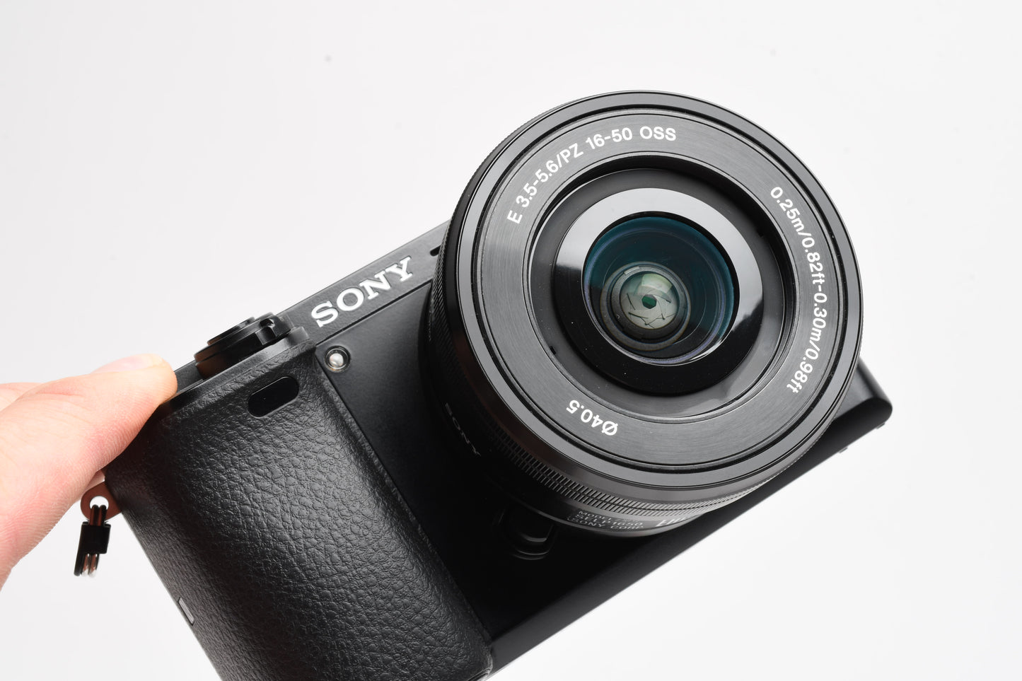 Sony A6000 Mirrorless w/16-50mm zoom, 2X batts, charger, Only 2718 Acts, Boxed