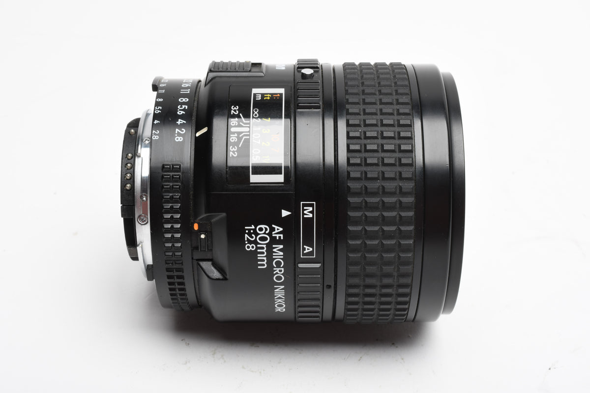 Nikon AF 60mm f2.8 Micro Nikkor lens, caps, Very sharp! +Hoya UV