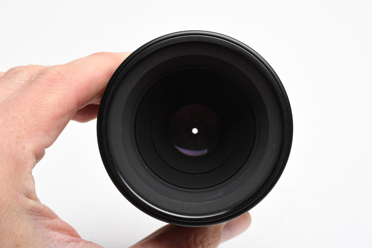 Nikon AF 60mm f2.8 Micro Nikkor lens, caps, Very sharp! +Hoya UV
