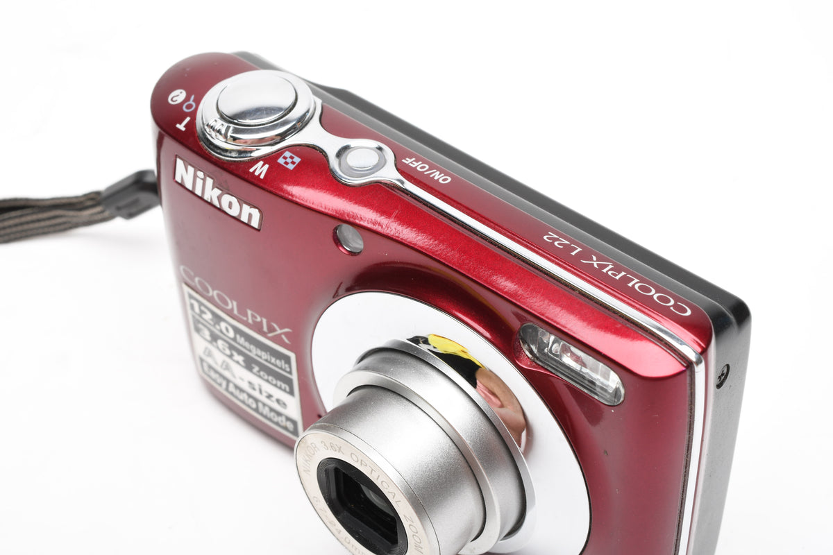 Nikon Coolpix L22 12MP Digital Point&Shoot Camera, Case, Tested
