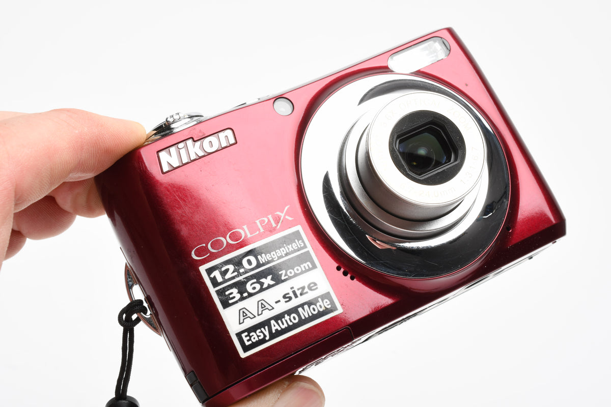 Nikon Coolpix L22 12MP Digital Point&Shoot Camera, Case, Tested