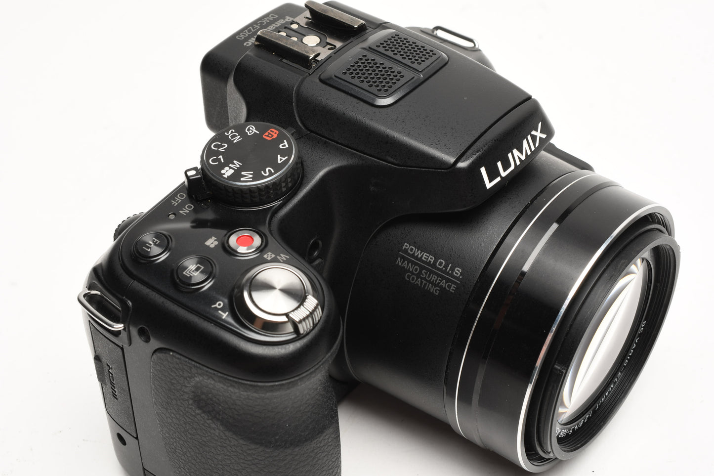 Panasonic DMC-FZ200 12.1MP Digital Point&Shoot w/batt+charger+case+hood+SD