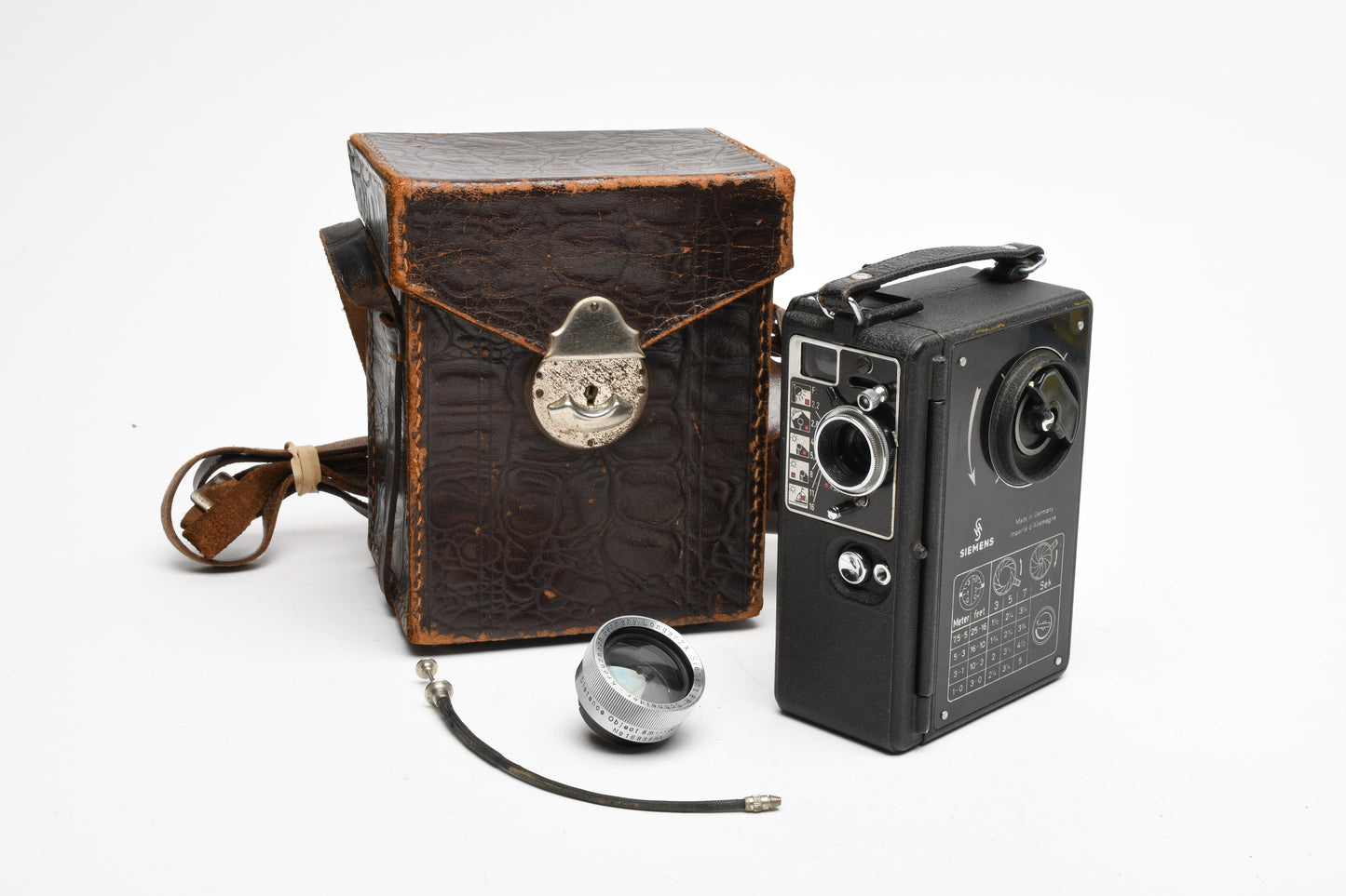 Siemens 8R 8mm Vintage movie camera w/Rodenstock 10mm lens + 2X + case, Nice