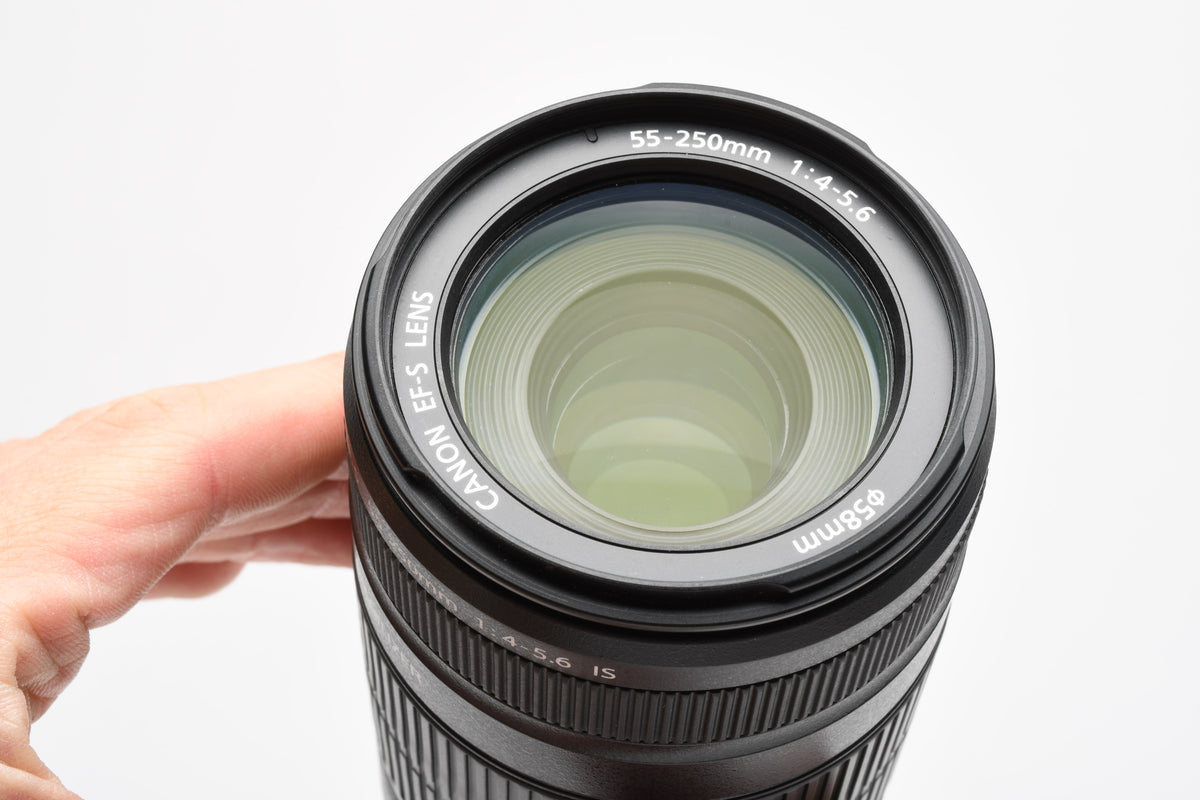 Canon EF-S 55-250mm f4-5.6 IS Zoom lens, w/Caps, Hood, Clean!
