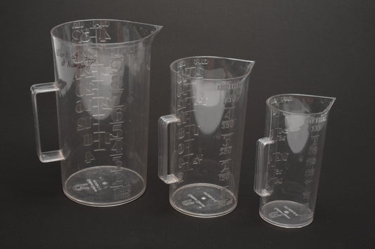Set of 3 Rubber Queen Plastic Beaker set 8, 16, 32oz