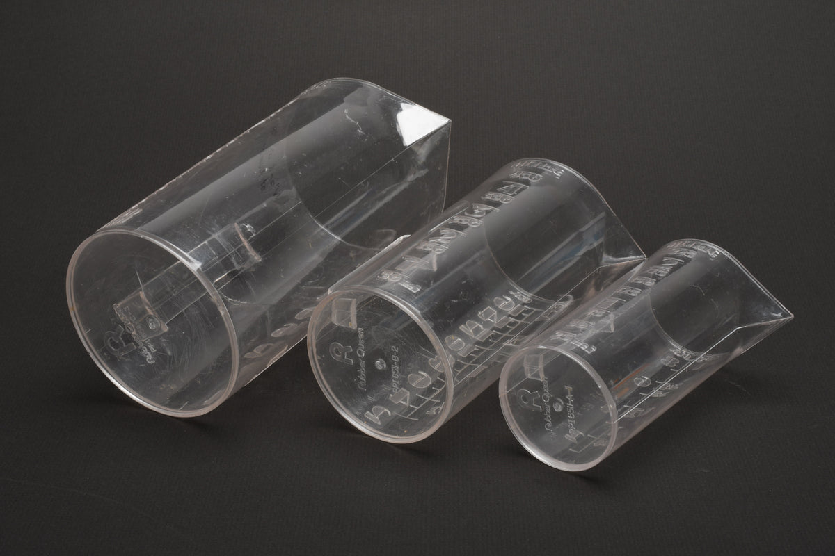 Set of 3 Rubber Queen Plastic Beaker set 8, 16, 32oz