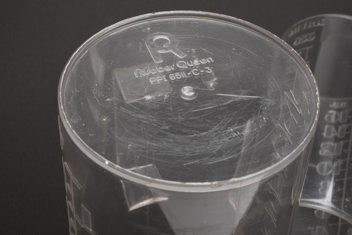Set of 3 Rubber Queen Plastic Beaker set 8, 16, 32oz