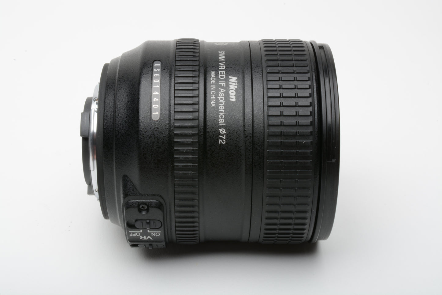 Nikon AF-S 24-85mm f3.5-4.5G ED VR, barely used, hood, very clean and sharp!