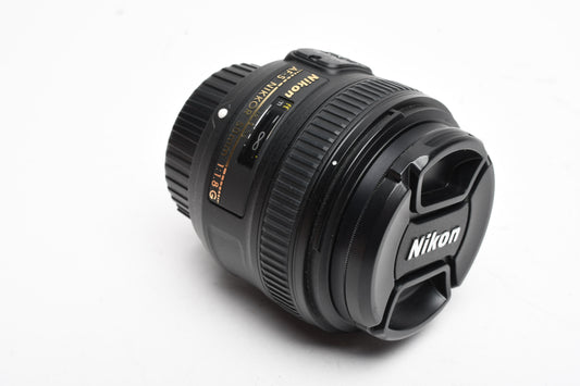 Nikon Nikkor AF-S 50mm f1.8G prime lens, caps +UV, Very clean