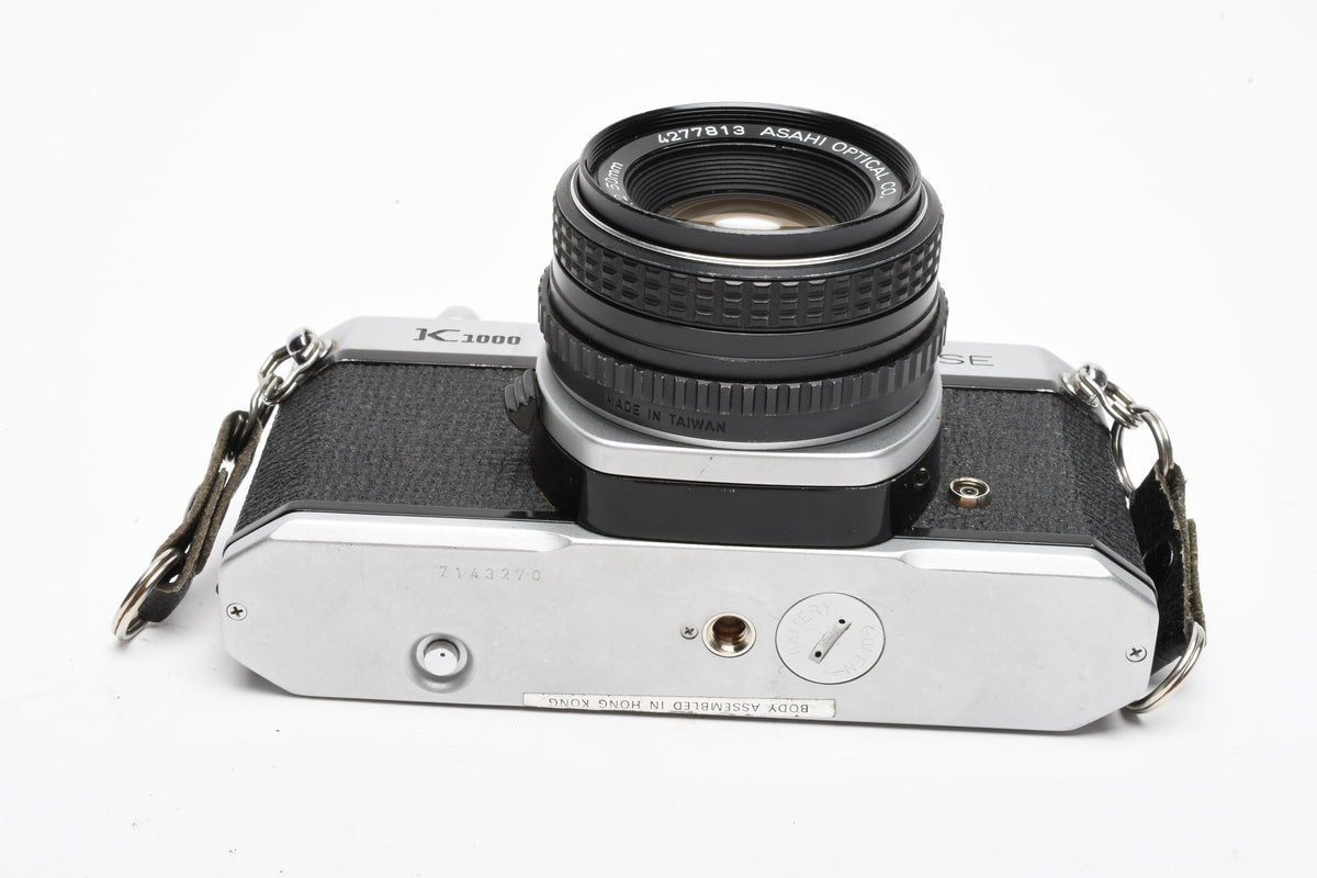 Pentax K1000 SE 35mm SLR w/50mm f2 lens, New seals, strap, case, Great!